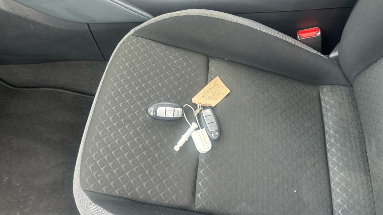 Nissan Juke 1.0 DiG-T N-Connecta 5dr DCT Petrol Hatchback